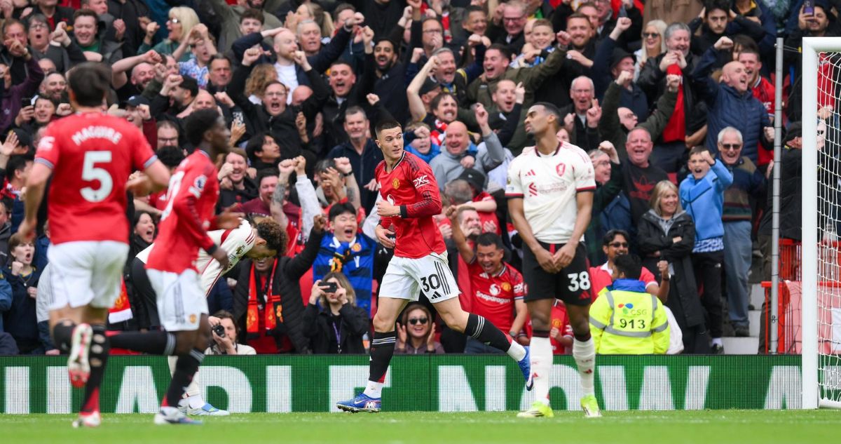 United venció a Liverpool por Premier League.