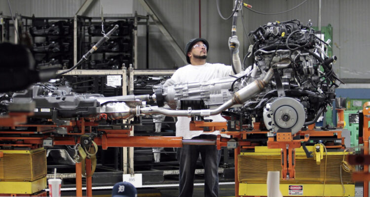 La producción industrial de Estados Unidos rebotó tras caída previa y subió 0,7% en abril