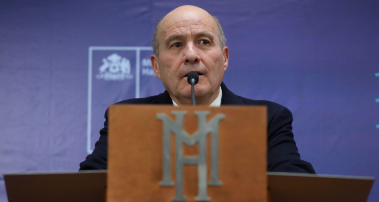 Diputados acuden a Contraloría por posible conflicto de interés de Ministro Quiroz por megarreforma