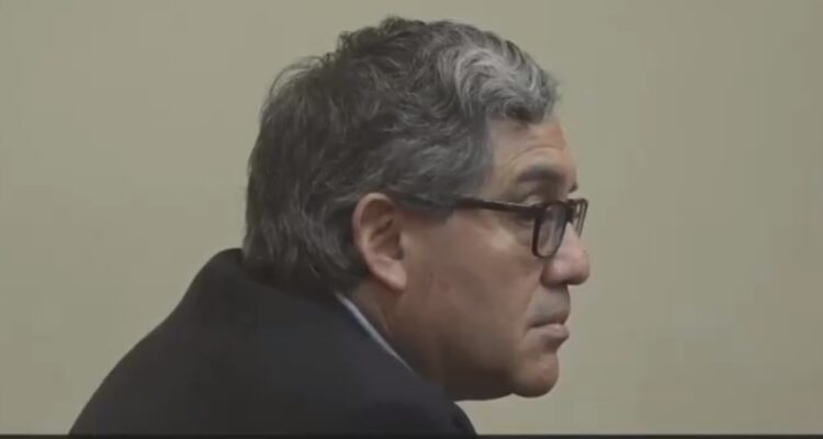 Caso Convenios: rebajan cautelar a exadministrador del GORE Bío Bío y queda con arresto nocturno