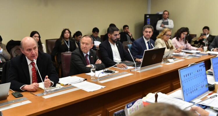 Comisión de Hacienda de la Cámara despacha proyecto de Reconstrucción Nacional tras maratónica sesión
