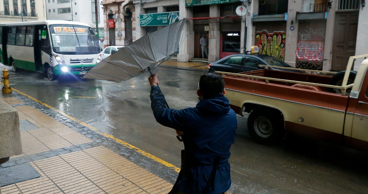 DMC emite avisos por vientos de hasta 80 km/h en 5 regiones del país: revisa rachas y zonas afectadas