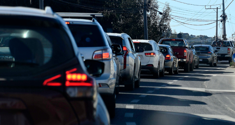 Restricción vehicular para este martes 12 de mayo: revisa las patentes que tendrán prohibido circular
