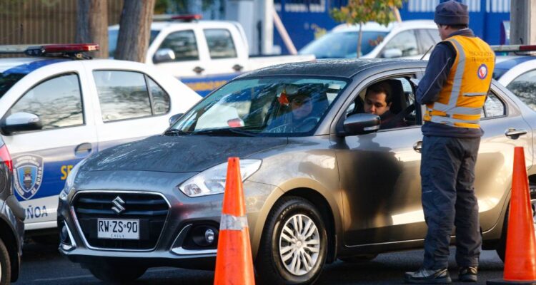 Revisa las patentes afectadas por la restricción vehicular de este miércoles 13 de mayo en Santiago