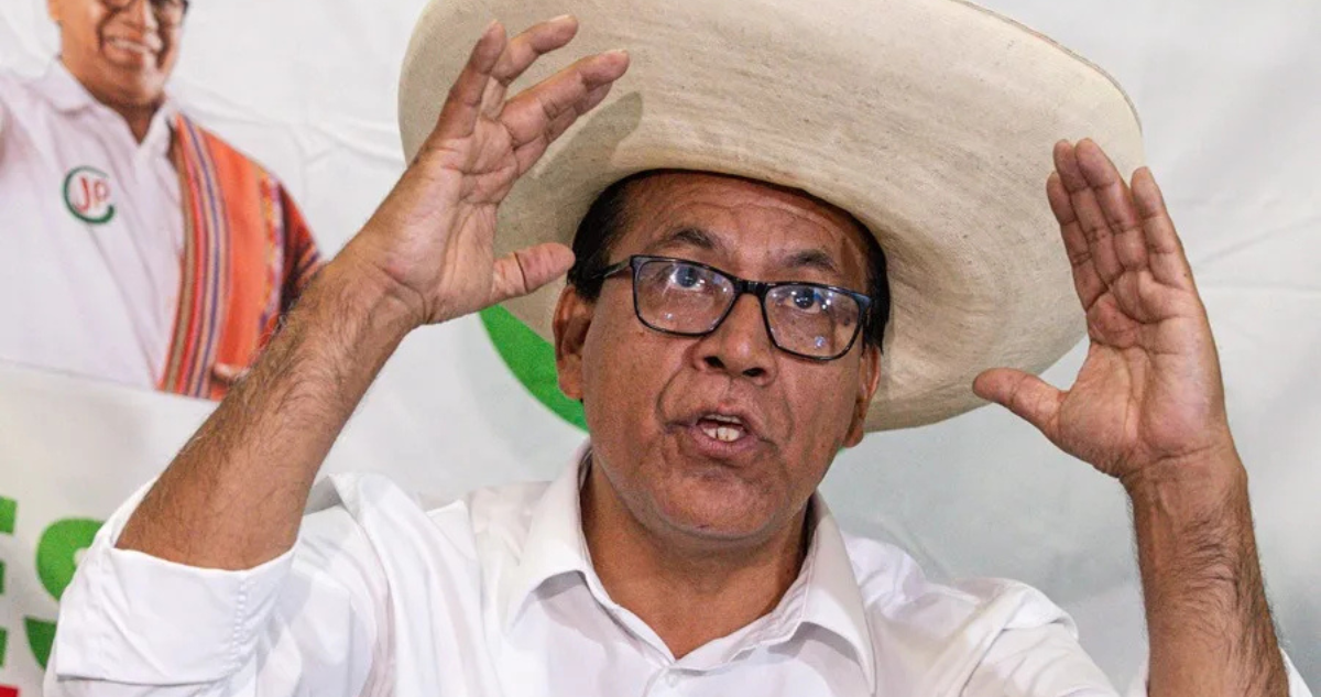 El candidato presidencialista Roberto Sánchez