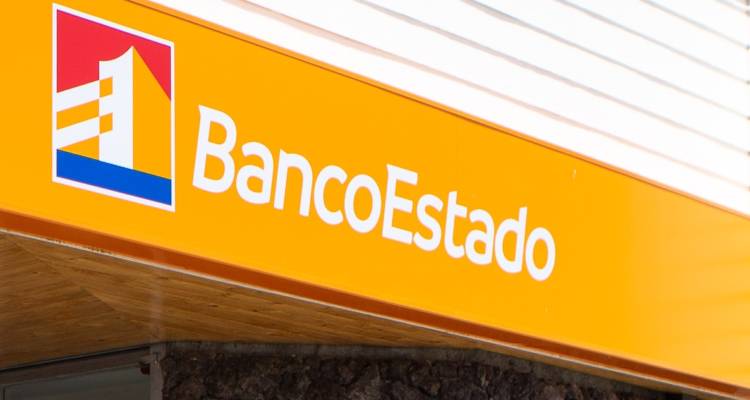 Simularon desmayo y una bomba: tres detenidos por intentar robo simultáneo en 3 sucursales BancoEstado