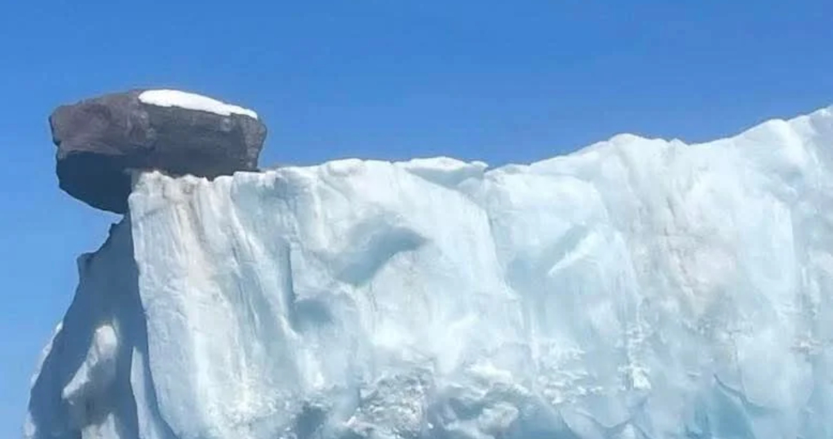 Roca en la punta de un iceberg