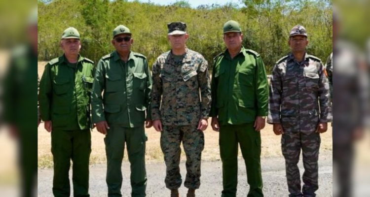 Jefe militar de EEUU se reúne con alto mando del Ejército de Cuba en Guantánamo