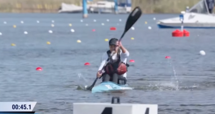 Sana costumbre Katherine Wollermann gana oro en la Copa del Mundo de paracanoe