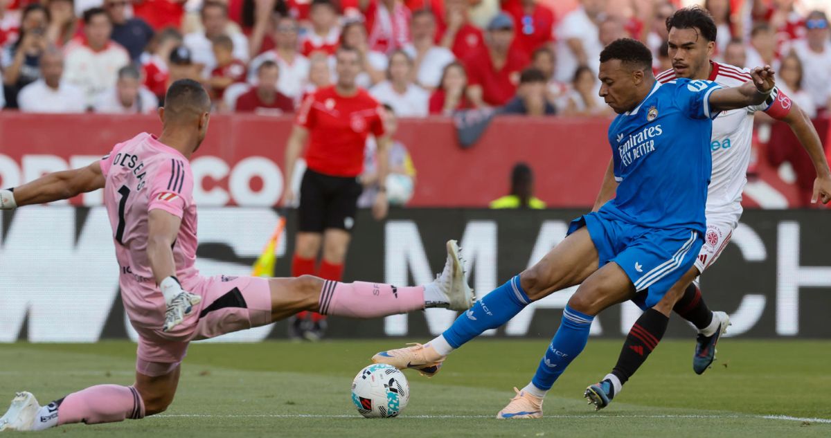 Sevilla de Suazo y Sánchez perdió ante Real Madrid pero evitó descenso.