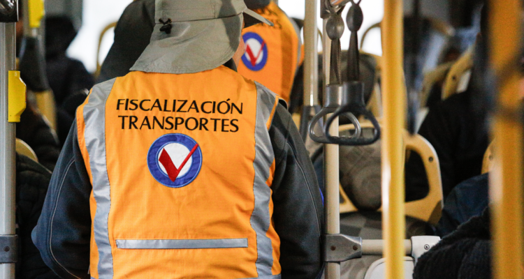 Sin pasaporte ni eventos de fútbol: aumentan las sanciones para evasores del transporte público