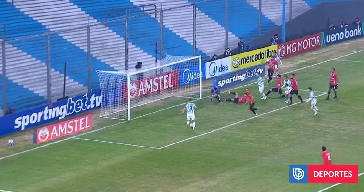 VIDEO | Esto increíblemente no fue gol: hinchas se burlan de 'Maravilla' en Racing tras increíble farra