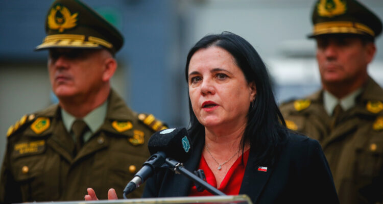 Steinert anuncia proyecto que aumenta sueldo de carabineros en “comunas de riesgo” y para aspirantes