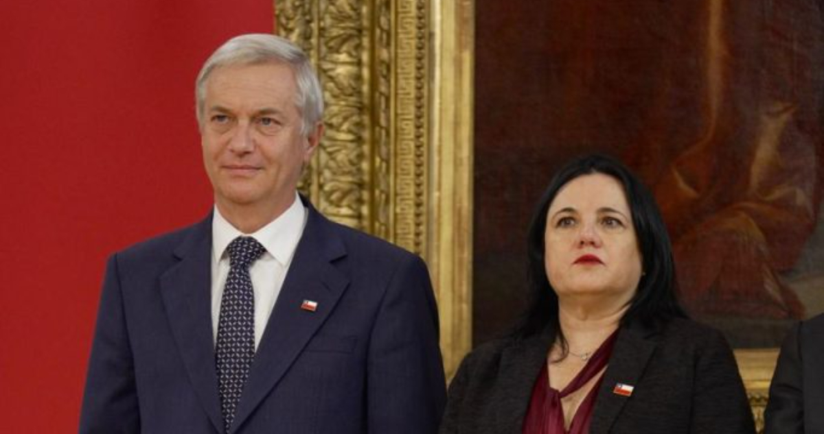 Continuidad de Steinert depende de Contraloría y podría destrabar una salida que incomoda a Kast