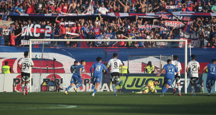 Superclásico entre La U y Colo Colo