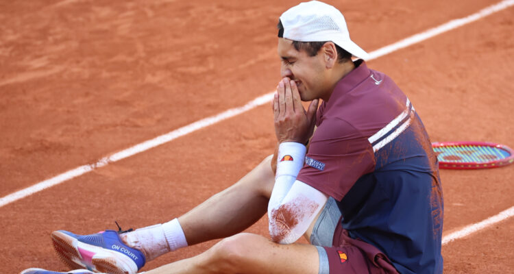 Tabilo tras su victoria en Roland Garros ante Kouamé