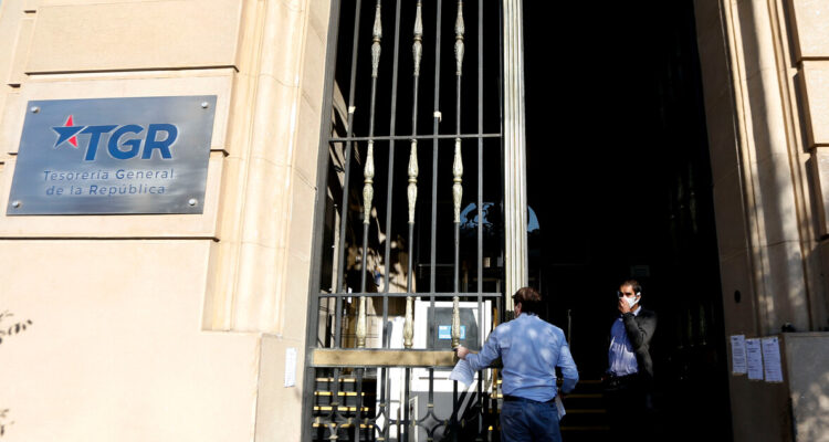 Tesorería destaca rechazo judicial a recursos de deudores del CAE en medio de críticas de oposición