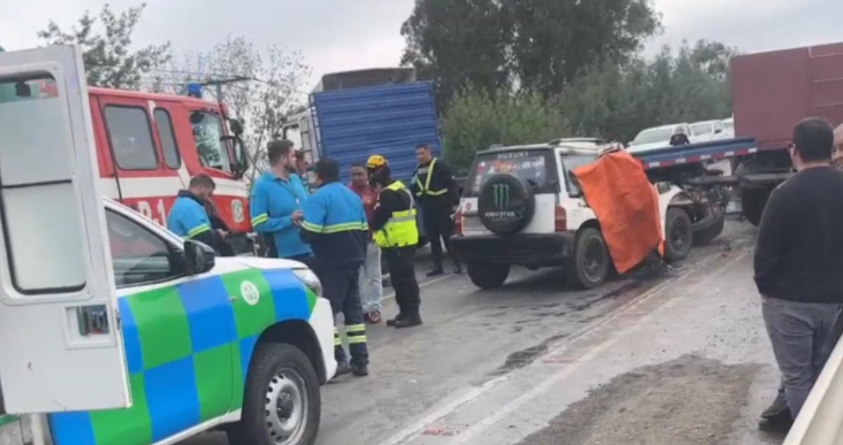 Un fallecido deja choque entre auto y camión en comuna de Maule