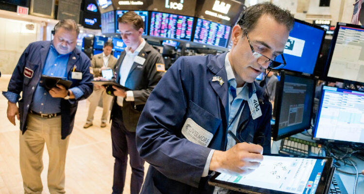 Wall Street cierra la semana en verde y con el Dow Jones en nuevo máximo histórico