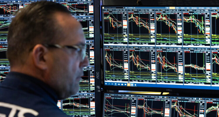 Wall Street cierra en verde con el S&P 500 en nuevo récord mientras el IPSA cae