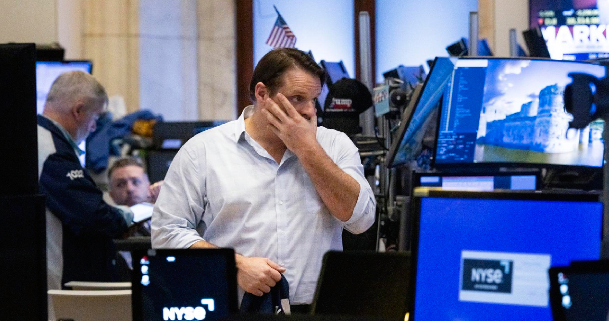 Wall Street cierra en rojo ante incertidumbre por Irán y el IPSA vuelve a perder lo ganado en el año