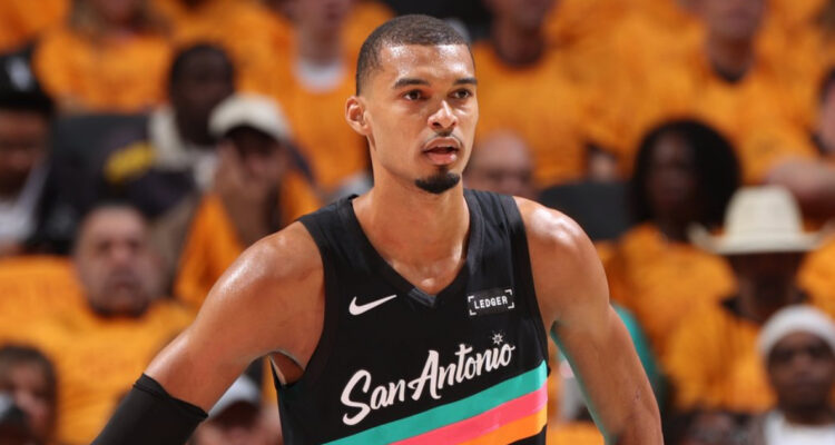 Wembanyama en el Spurs Timberwolves de playoffs juego 1 de NBA