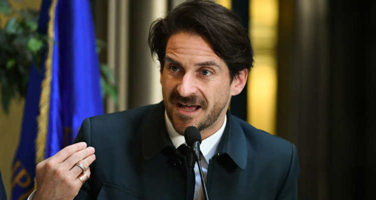 Winter (FA) acusa “evidente coordinación” del Gobierno con Republicanos para impulsar AC contra Grau