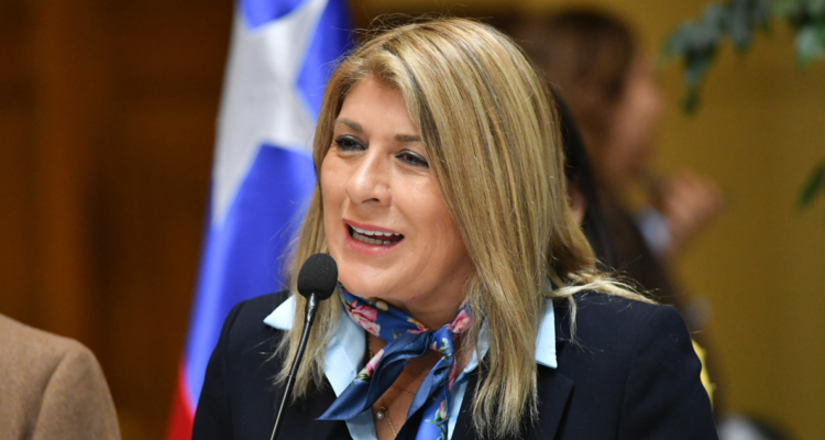 Zandra Parisi (PDG): “Si yo me vendo por aliviar el bolsillo a los adultos mayores… díganme vendida”