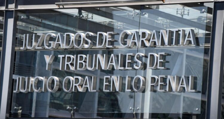 10 años de cárcel para padre e hijo por asesinar a un familiar en Pudahuel: pelea comenzó en un asado