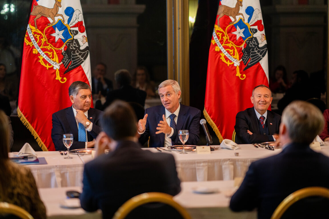 Presidente Kast se reúne con diputados UDI en Palacio de Cerro Castillo