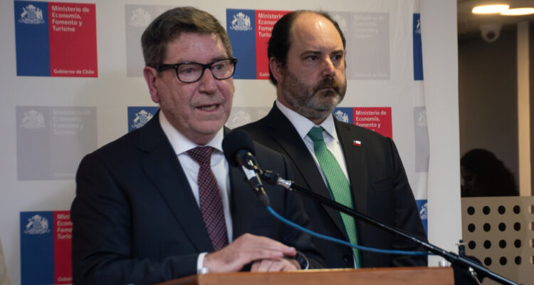 "Adaptarla a la realidad del siglo XXI": Gobierno defiende los contratos por hora y su agenda laboral