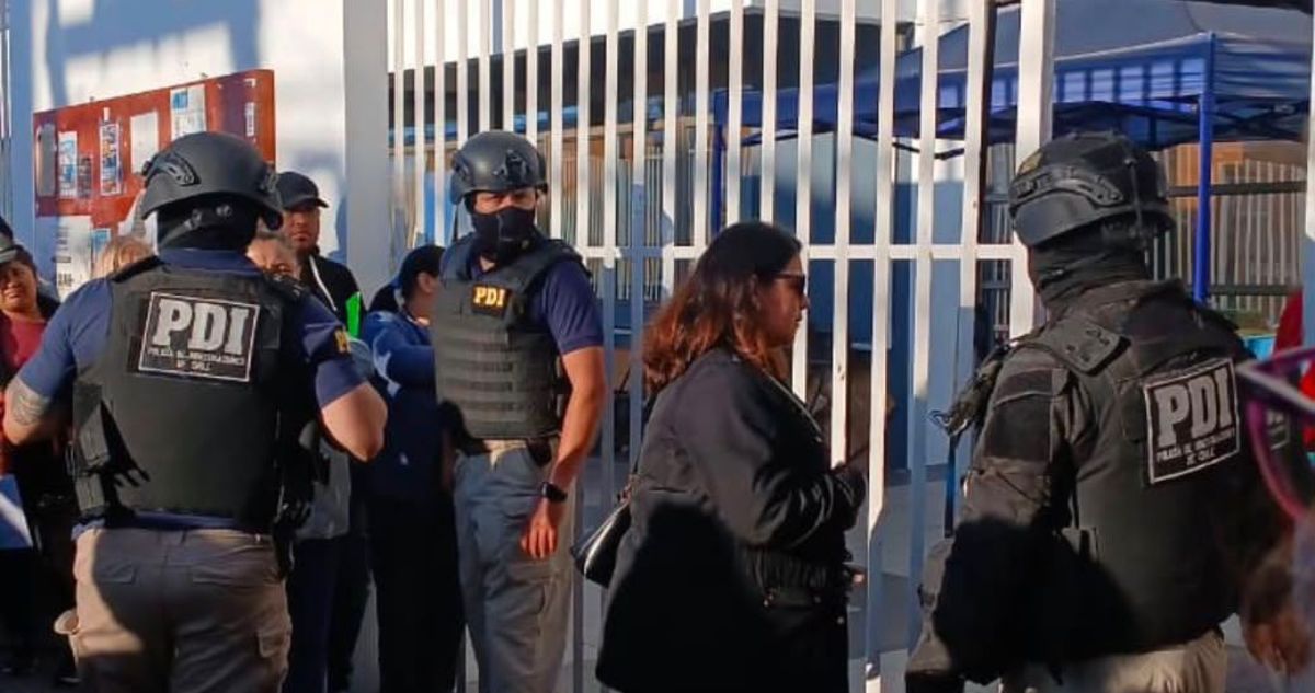 Al menos diez detenidos deja investigación por venta de licencias en municipio de Alto Hospicio