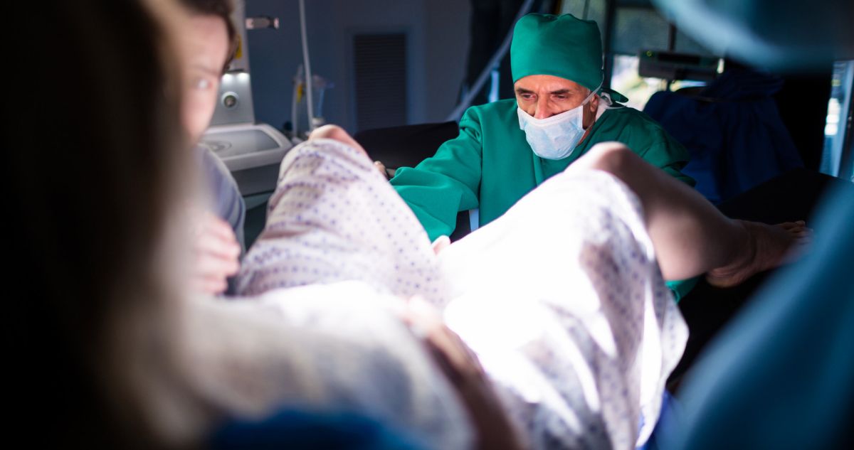 Informe busca reducir partos por cesárea en el sistema público por razones de salud y altos gastos