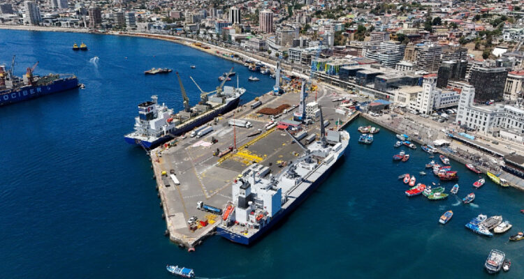 Firman extensión de concesión del Terminal 2 en el Puerto Valparaíso mientras avanza futura ampliación