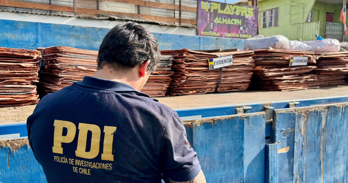 Arica: detienen a dos extranjeros e incautan 18 toneladas de cobre que iba a ser contrabandeado a Perú