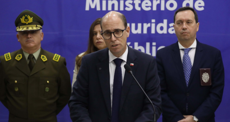 Arrau releva baja en homicidios y otros delitos y confirma urgencia a proyectos para proteger policías