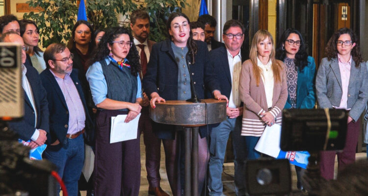 Bancada del Frente Amplio rechaza AC contra Grau y la califican de “irresponsable” y “show político”