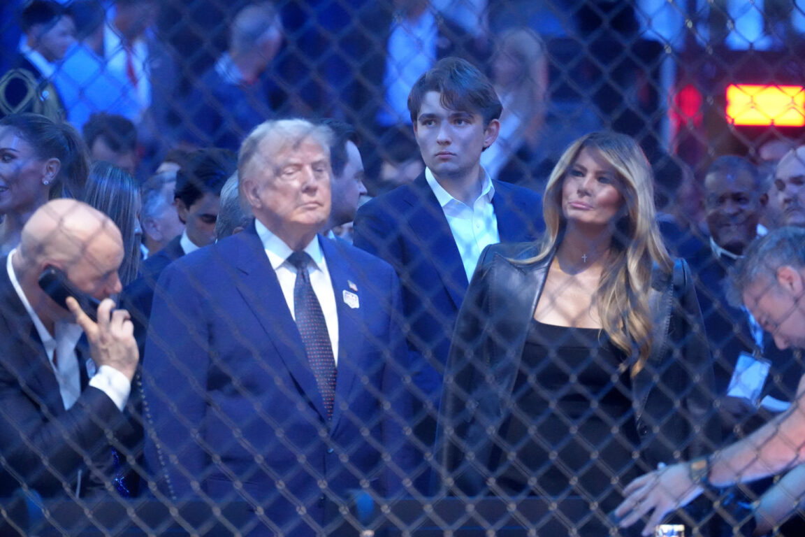Barron Trump y nuevo look 