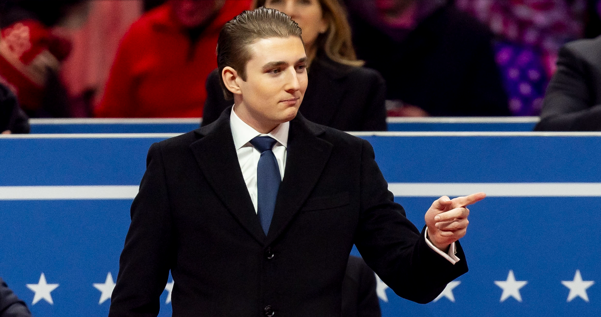Tiene 20 años y lanzó su propia marca: El hijo menor de Trump empieza a amasar su propia fortuna