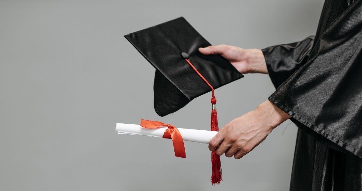 Obligaciones Becas Chile