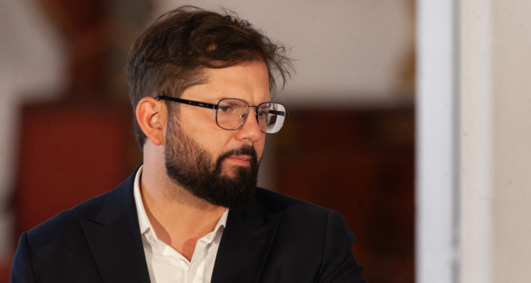 Boric dice que se discutirá su nombre para volver a La Moneda, pero advierte: "No tengo esa ambición"