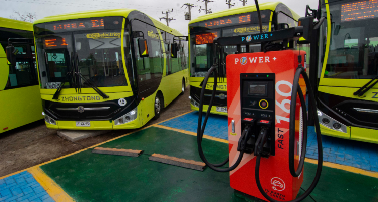 La electromovilidad se posiciona en la región y destacan a Chile por la cantidad de autobuses