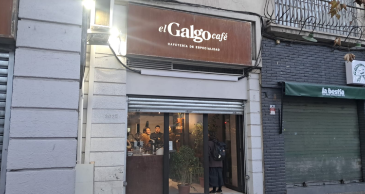 "Ni siquiera rompieron una taza... Sabían a lo que venían": millonario robo en un café de Providencia