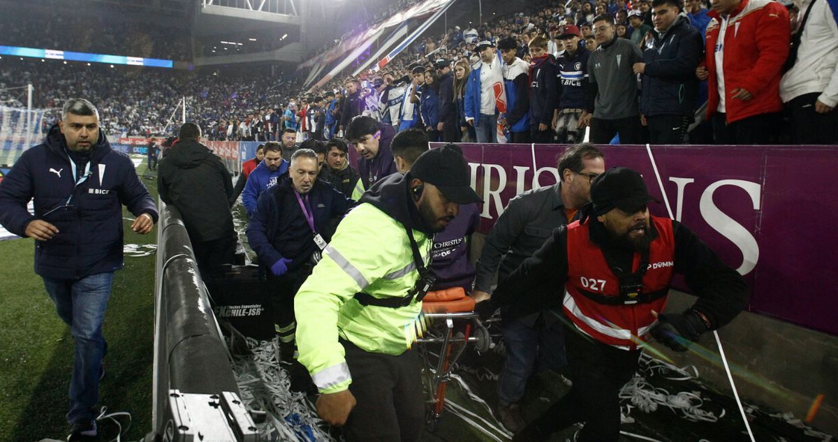 Católica censura hincha descompensado