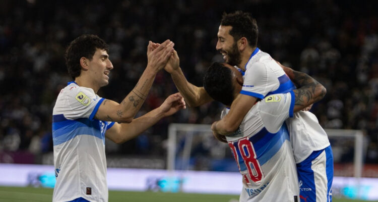 Católica celebra goleada ante UdeC en Liga de Primera