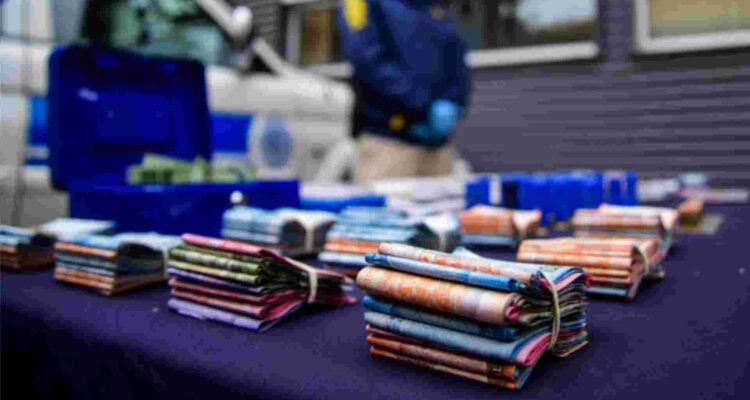 Bancos, productos del mar y negocios criminales: El desafío de perseguir el dinero ilícito en Chile