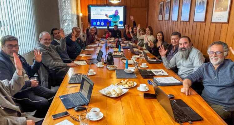 Chileno integra grupo internacional de expertos para mitigar efectos del cambio climático en océanos