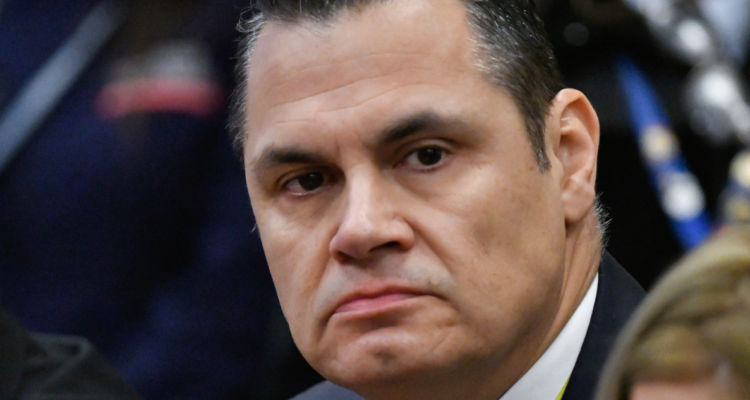 Claudio Crespo por estallido: “No es mi responsabilidad auxiliar a quien se quema con su propio fuego”