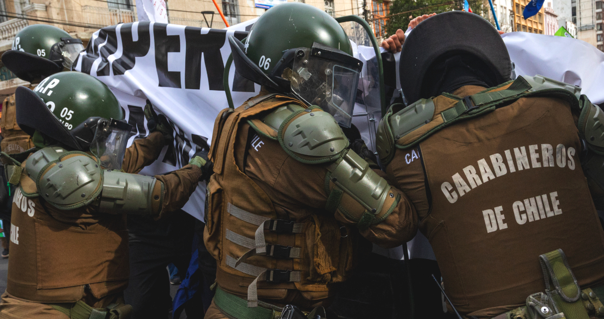 Comisión aprueba proyecto que aumenta sanciones contra quienes insulten o agredan a Carabineros y PDI