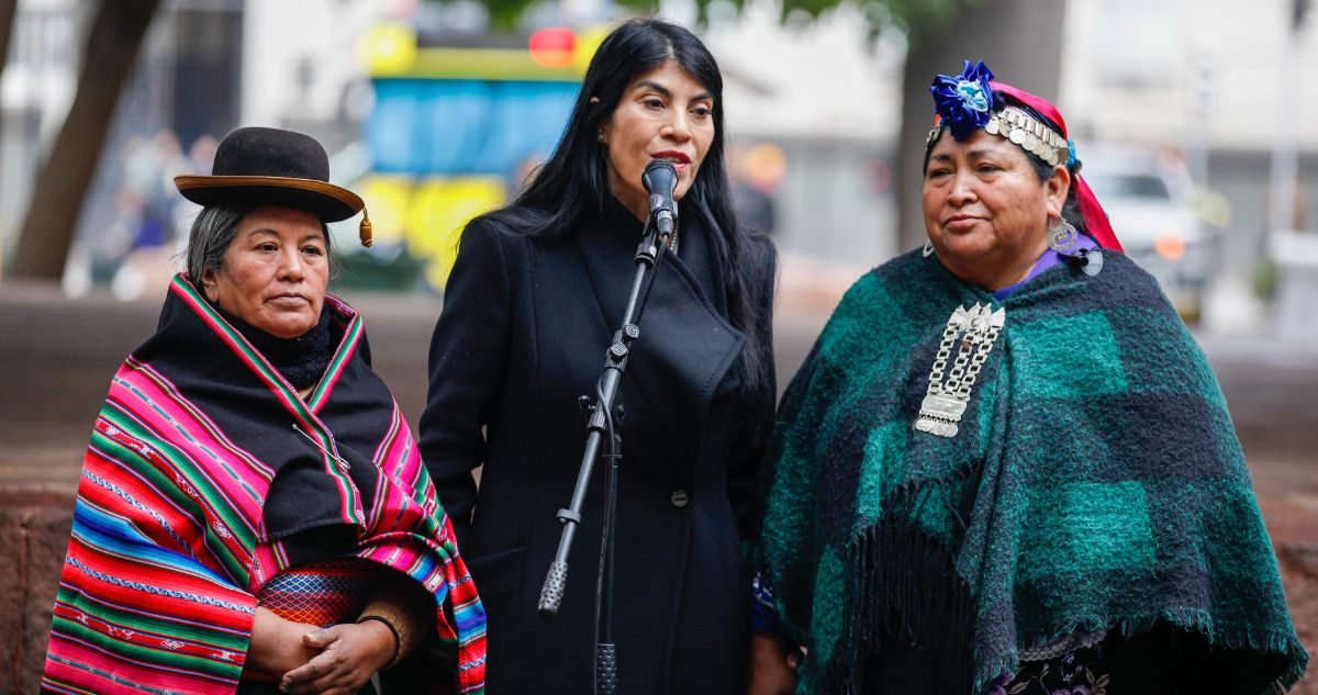 Con presencia de ministra Lincolao: Municipalidad de Santiago celebró a pueblos originarios